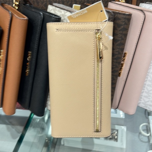 MICHAEL KORS JET SET TRAVEL LARGE TRIFOLD WALLET BUFF COLOR - Picture 7 of 16